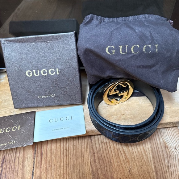 NIB Gucci black leather size 44 ladies belt with box, dust bag and paperwork - Picture 1 of 8